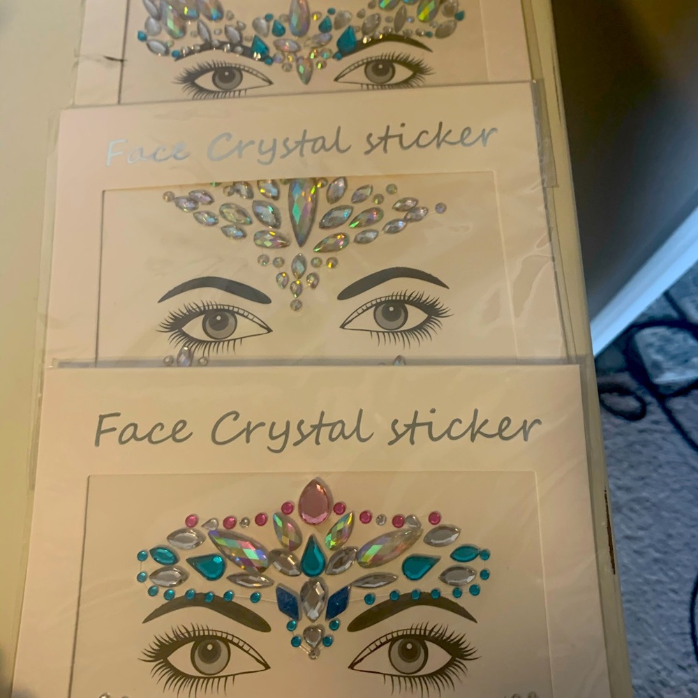 Bundle of three crystal face sets